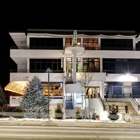 Le Pont モーテル 4*